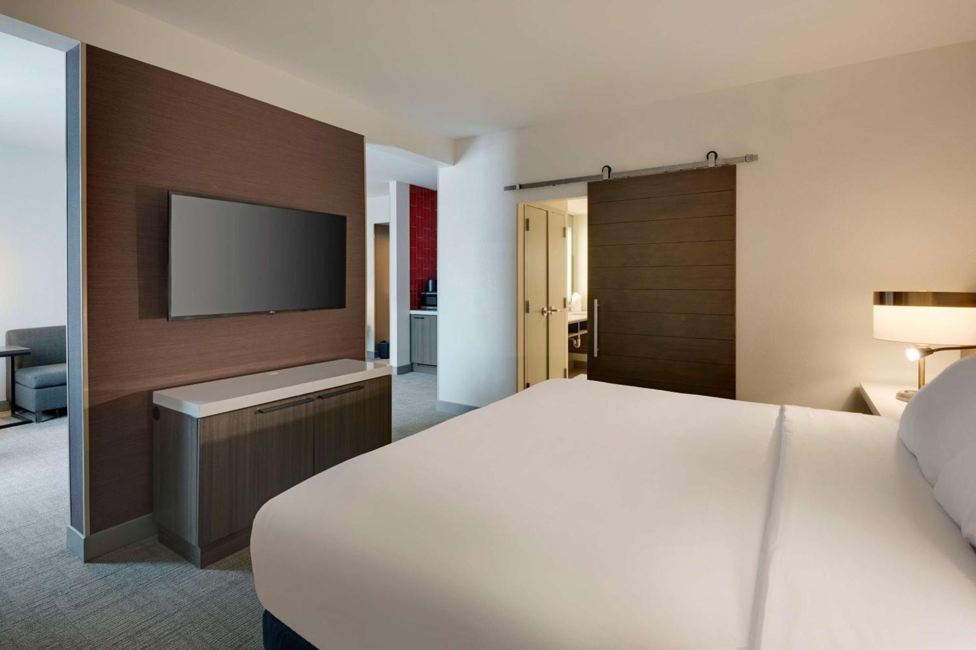 Hilton Garden Inn Haymarket Exterior foto